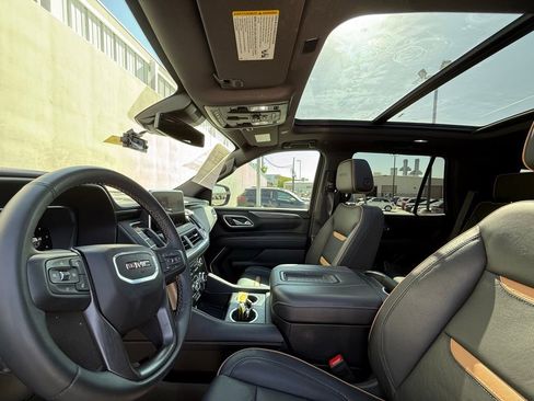 Used 2024 GMC Yukon AT4 w/ Technology Package image 5