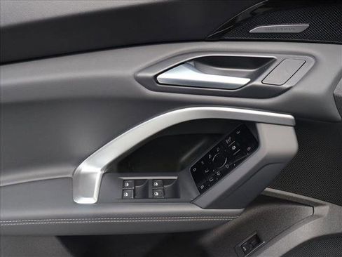 Certified 2025 Audi Q5 Premium Plus w/ Premium Plus AWD/4WD image 11