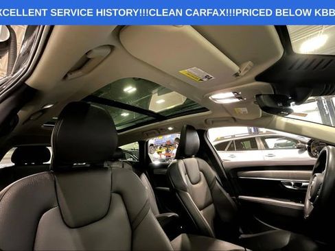 Used 2022 Volvo V90 B6 Cross Country image 22