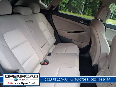 Used 2017 Hyundai Tucson SE w/ SE Popular Package 02 AWD/4WD image 18