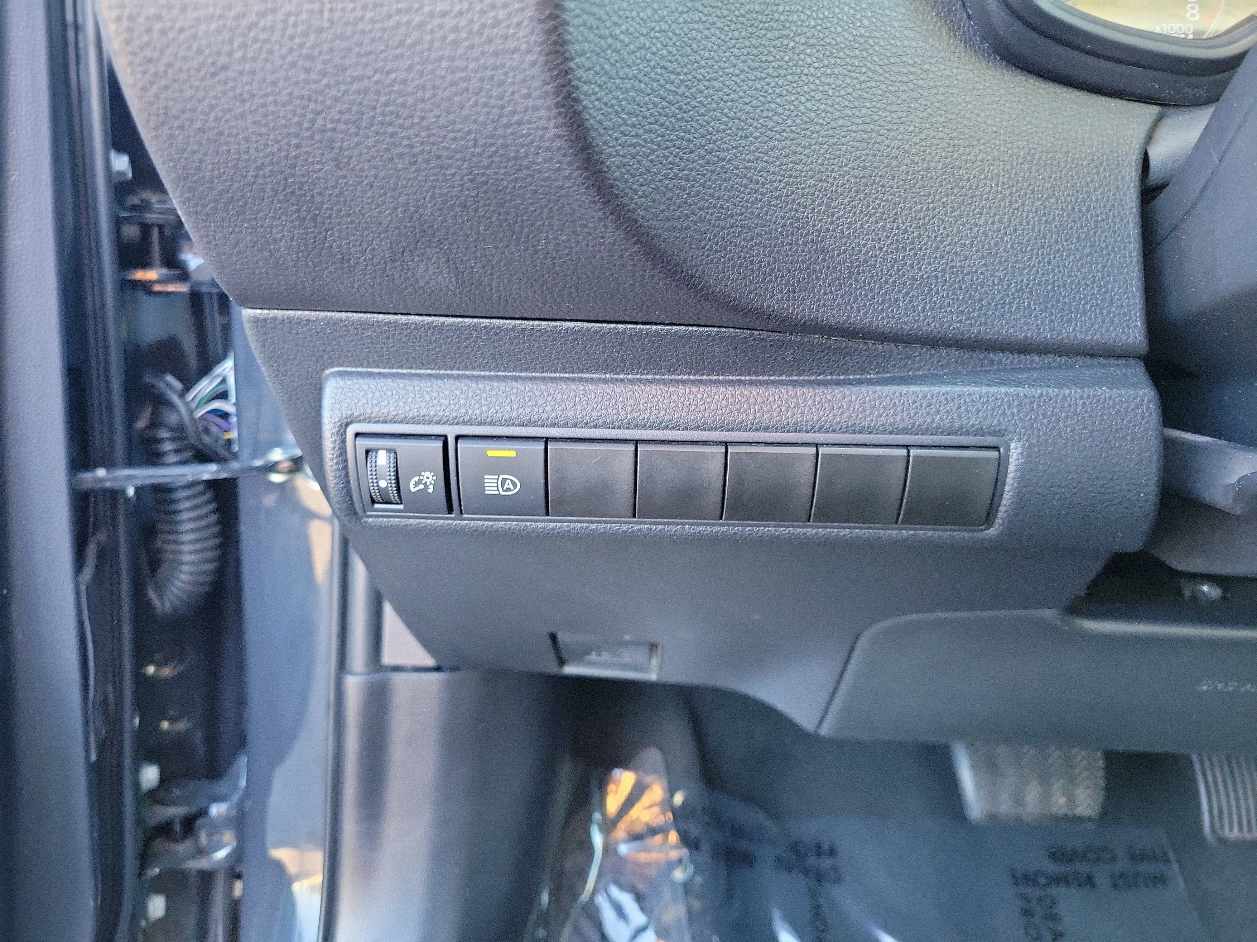 Used 2024 Toyota Corolla LE FWD image 20