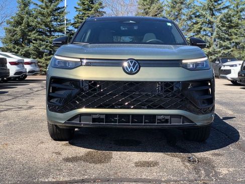 New 2026 Volkswagen Tiguan SE R-Line AWD/4WD image 2