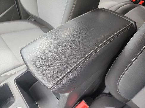 Used 2018 Ford Escape SE FWD image 23