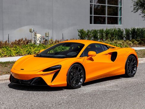 New 2026 McLaren Artura RWD image 15