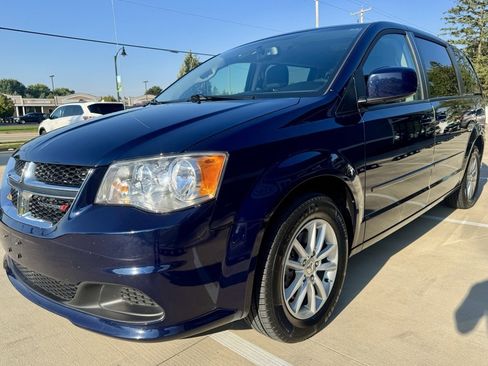 Used 2015 Dodge Grand Caravan SXT w/ UConnect Hands-Free Group image 4