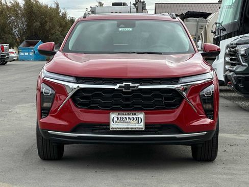 New 2026 Chevrolet Trax LT w/ Sunroof Package image 9