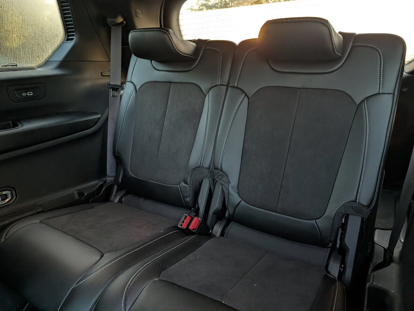 Used 2023 Jeep Grand Cherokee L Altitude AWD/4WD image 19