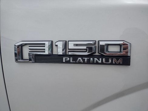 Used 2015 Ford F150 Platinum w/ Equipment Group 701A Luxury image 10