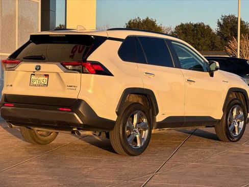 Certified 2020 Toyota RAV4 Limited w/ Carpet Mat Package image 4