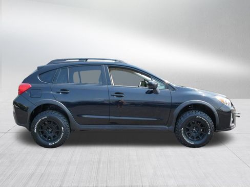 Used 2017 Subaru Crosstrek 2.0i Premium AWD/4WD image 8