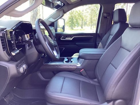 New 2025 GMC Sierra 3500 SLT w/ SLT Premium Package image 16