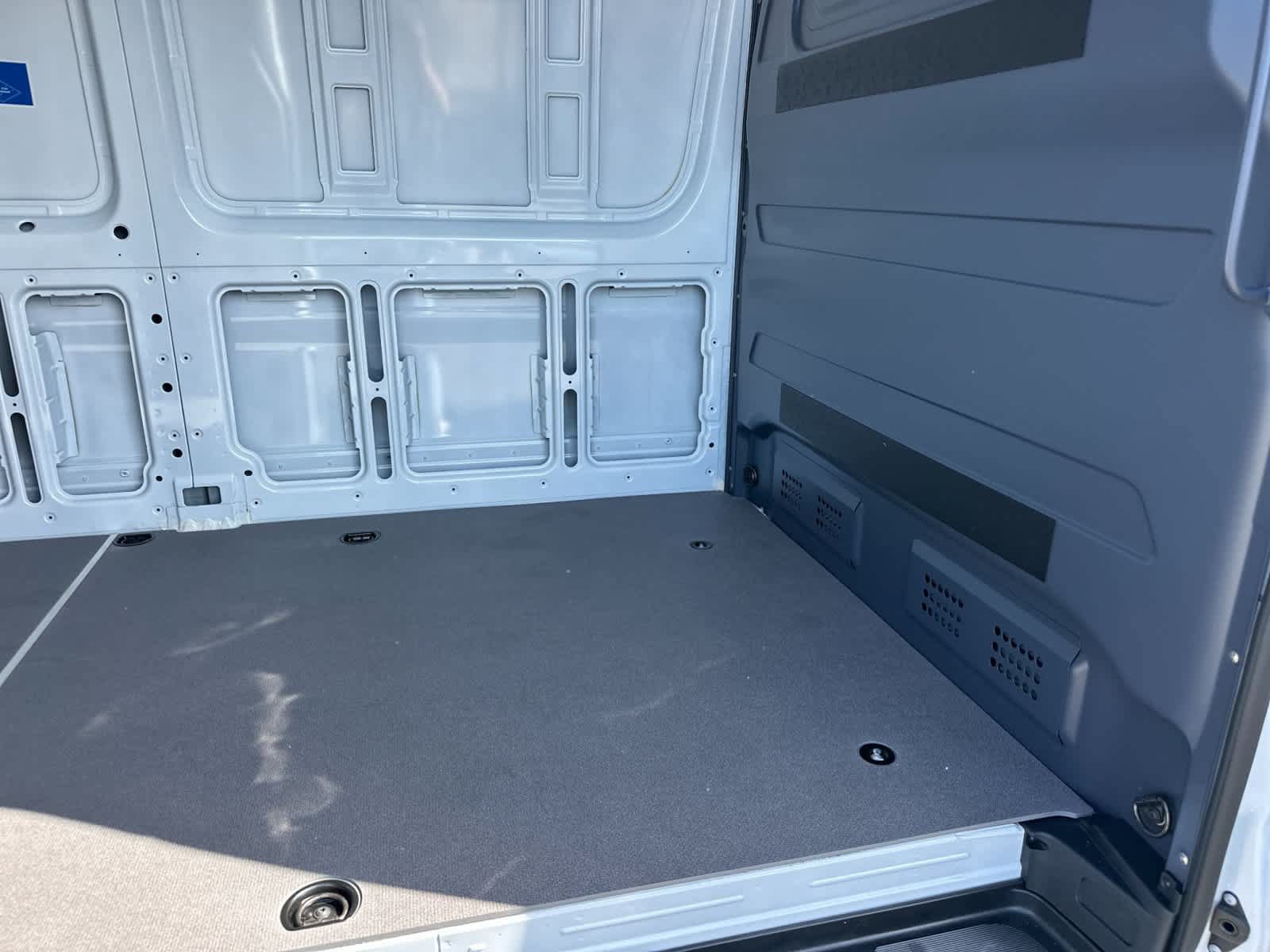 New 2025 Mercedes-Benz eSprinter 170 Cargo image 12