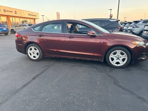 Used 2015 Ford Fusion SE FWD image 6