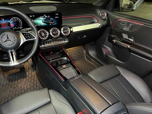 Certified 2025 Mercedes-Benz GLB 250 4MATIC image 40
