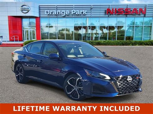 Used 2023 Nissan Altima 2.5 SR image 1