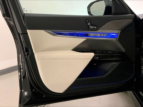 Certified 2023 BMW 760i xDrive w/ Executive Package AWD/4WD image 24