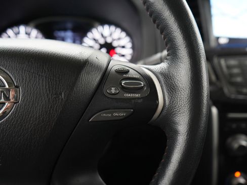 Used 2019 Nissan Pathfinder SL AWD/4WD image 26