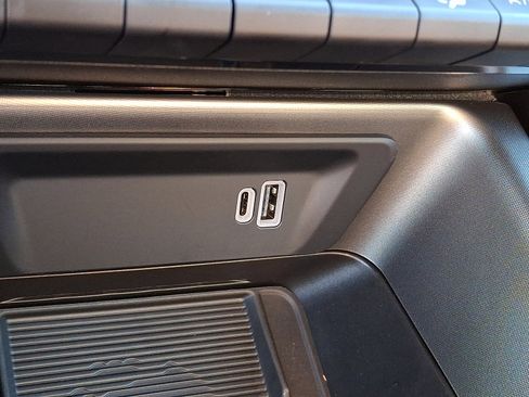 New 2025 Alfa Romeo Tonale w/ Premium Package image 18