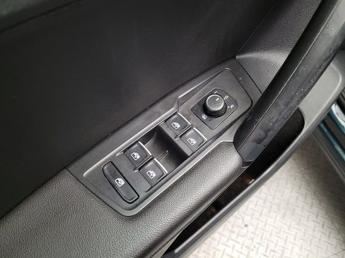 Used 2019 Volkswagen Tiguan SE AWD/4WD image 27