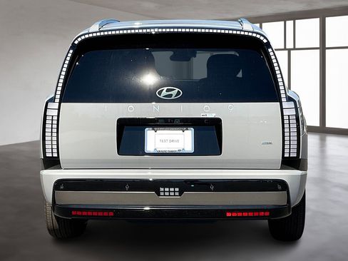 New 2026 Hyundai Ioniq 9 Calligraphy image 4