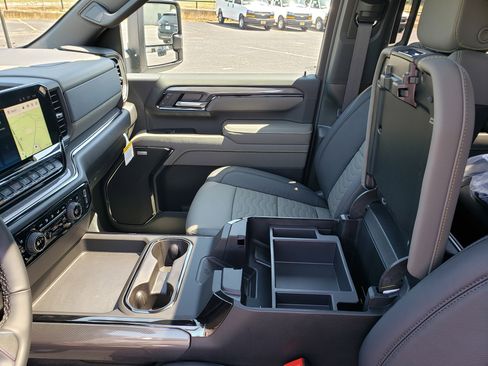 New 2026 Chevrolet Silverado 2500 ZR2 w/ LPO, Dark Essentials Package AWD/4WD image 28