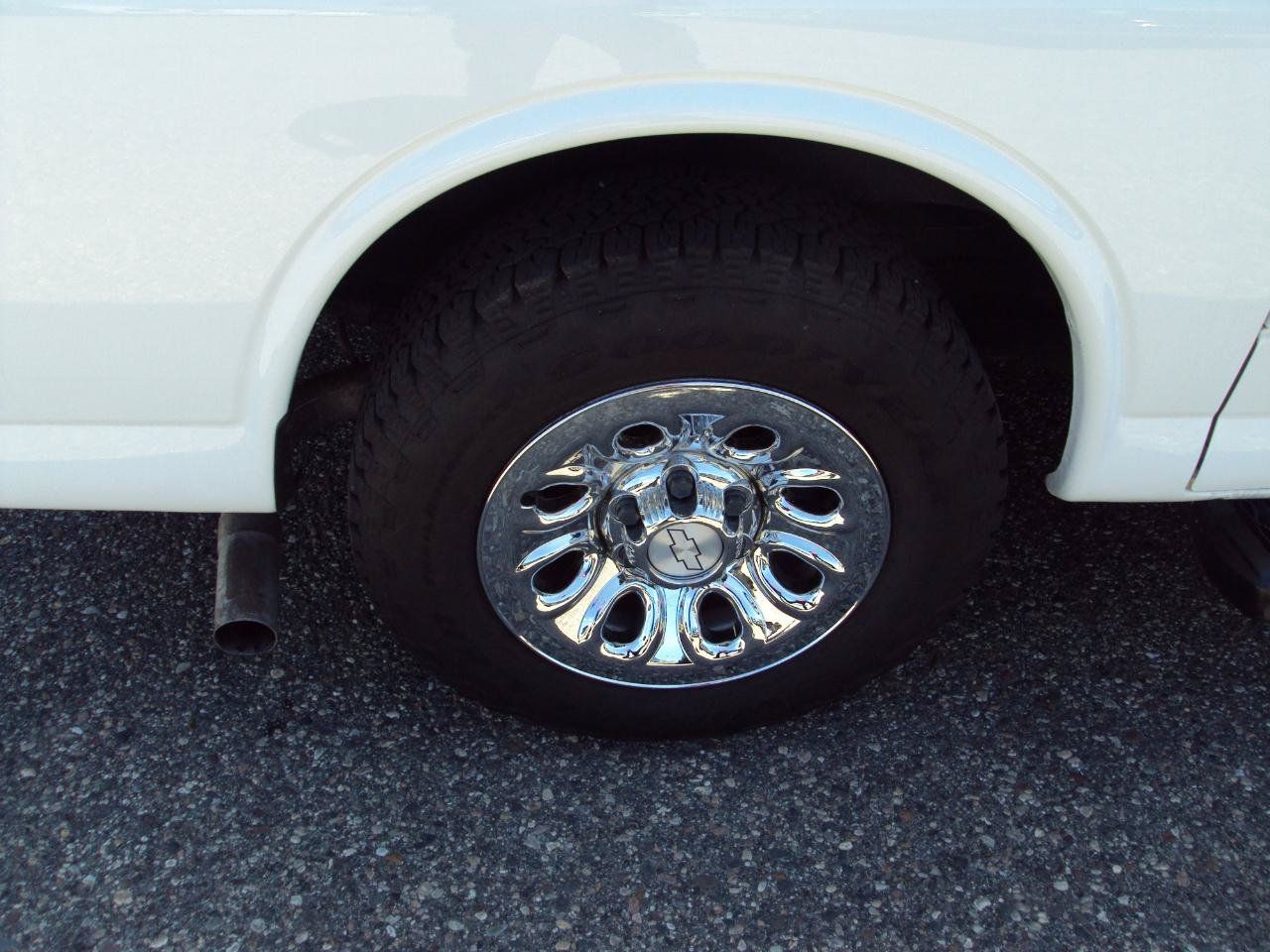 Used 2014 Chevrolet Express 1500 LS AWD/4WD image 28