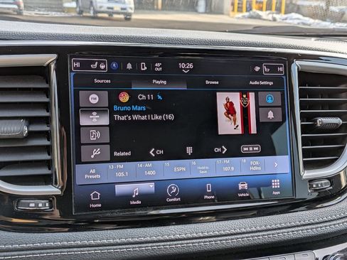 Certified 2023 Chrysler Pacifica Touring-L image 16