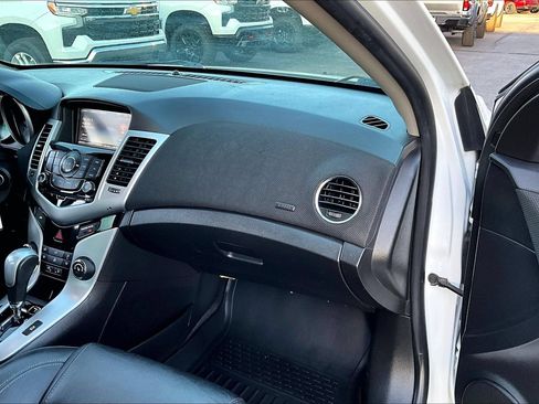 Used 2015 Chevrolet Cruze LT FWD image 16