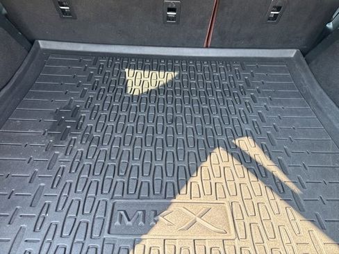 Used 2018 Lincoln MKX Reserve w/ Lincoln MKX Climate Package image 21