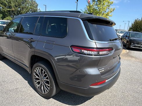 Used 2023 Jeep Grand Cherokee L Limited w/ Luxury Tech Group II AWD/4WD image 10
