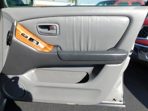 Used 2000 Lexus RX 300 4WD image 21