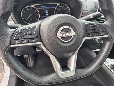 Used 2024 Nissan Altima 2.5 SV FWD image 9