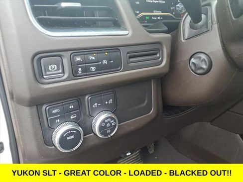 Used 2023 GMC Yukon SLT w/ SLT Premium Package image 16
