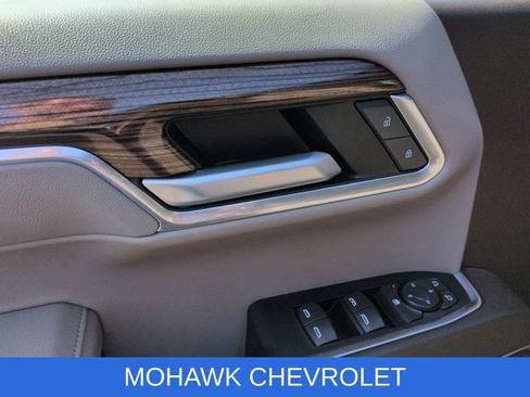 Used 2022 Chevrolet Silverado 1500 LT AWD/4WD image 23