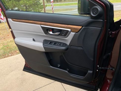 Used 2018 Honda CR-V Touring image 24