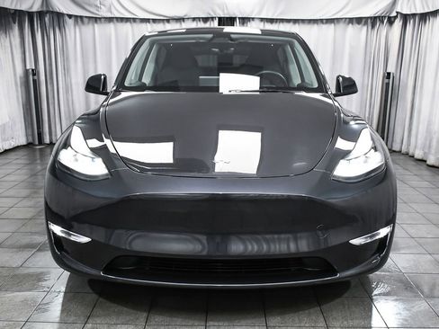 Used 2025 Tesla Model Y Long Range AWD/4WD image 2