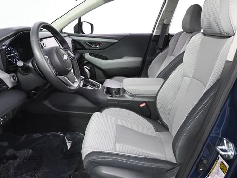 Used 2025 Subaru Outback Premium AWD/4WD image 13