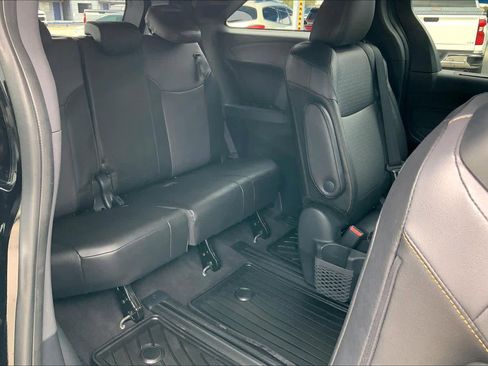 Used 2024 Toyota Sienna XLE Woodland Edition image 19