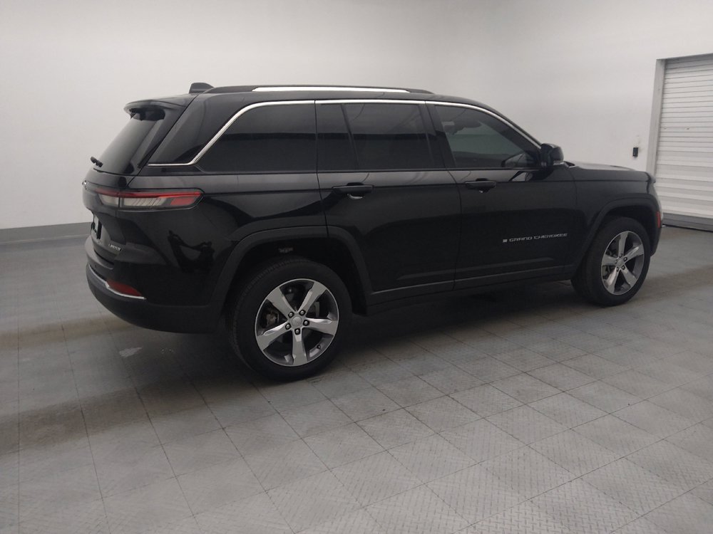 Used 2022 Jeep Grand Cherokee Limited w/ Luxury Tech Group II RWD image 10