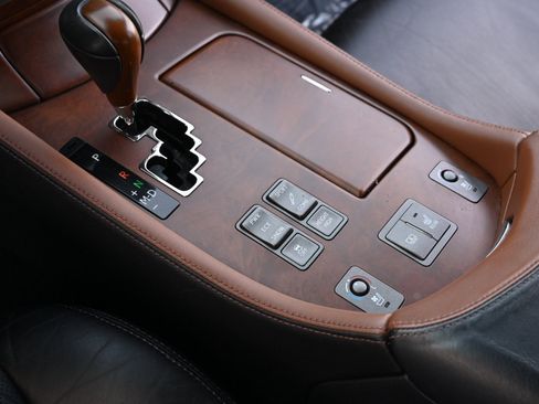 Used 2011 Lexus LS 460 w/ Sport Pkg RWD image 20