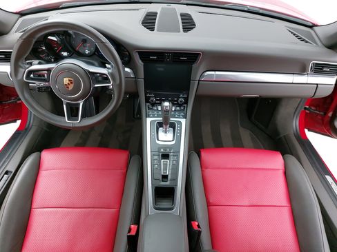 Certified 2019 Porsche 911 Targa 4S image 11