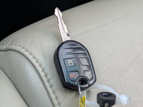 Used 2014 Ford Explorer XLT w/ Equipment Group 202A image 27