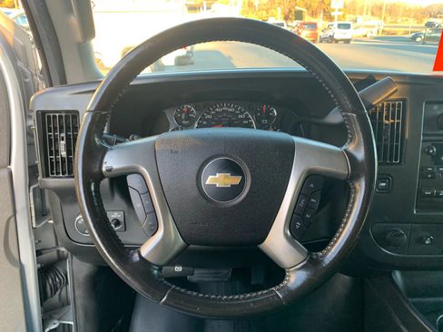 Used 2016 Chevrolet Express 3500 LS w/ Chrome Appearance Package image 10