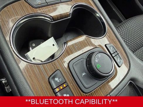 Used 2023 GMC Acadia SLE w/ Driver Convenience Package image 14