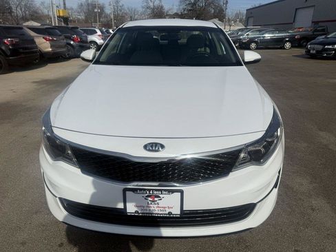 Used 2017 Kia Optima LX FWD image 2