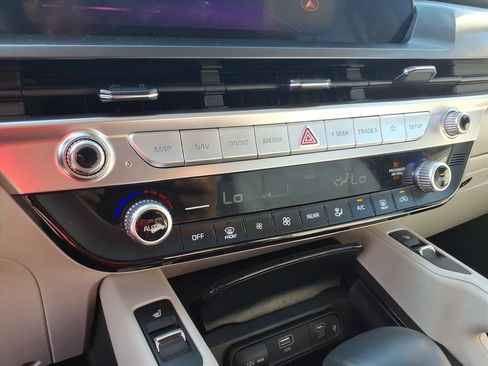 Used 2025 Kia Telluride S image 58