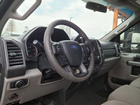 Used 2019 Ford F250 XLT AWD/4WD image 9