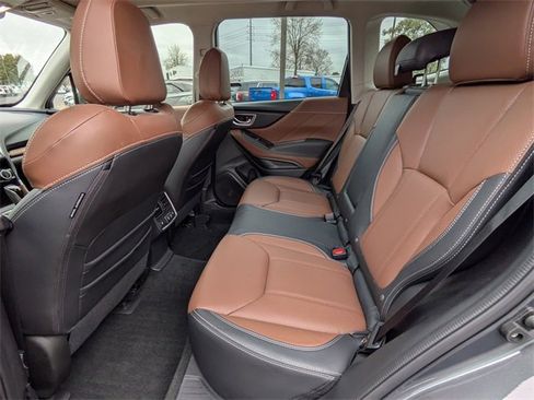 Used 2022 Subaru Forester Touring image 15