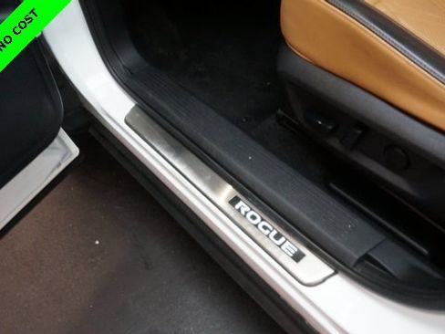 Used 2022 Nissan Rogue Platinum w/ Head-Up Display Package image 30