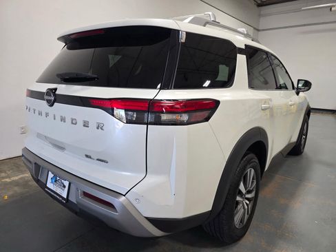Used 2023 Nissan Pathfinder SL AWD/4WD image 6